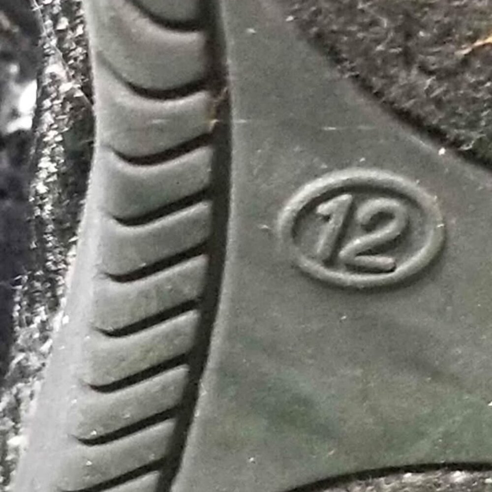 Toddler size 12 black suede winter boots. Cute.